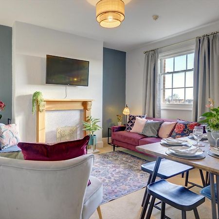 Regency Nest By Spa Town Property - Stylish 3 Bedroom Apartment On 2 Floors, Central Лемингтън Спа Екстериор снимка