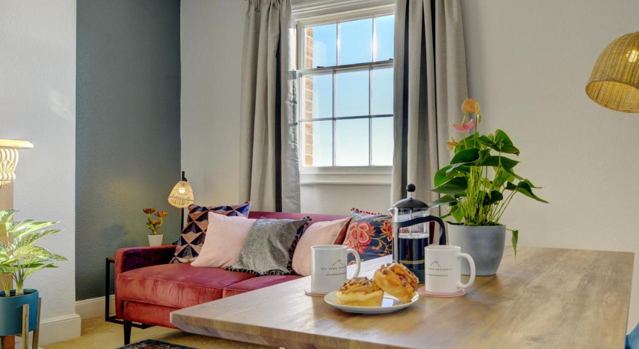 Regency Nest By Spa Town Property - Stylish 3 Bedroom Apartment On 2 Floors, Central Лемингтън Спа Екстериор снимка