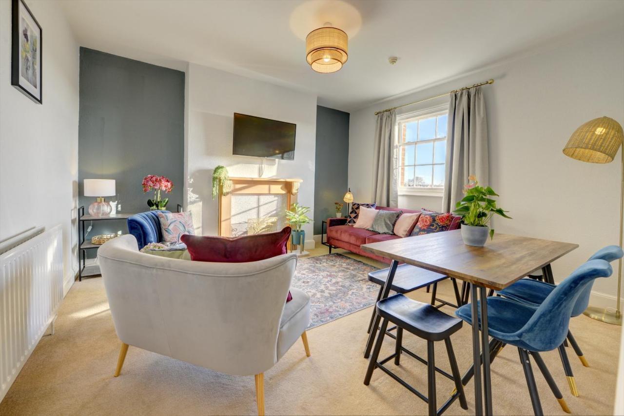 Regency Nest By Spa Town Property - Stylish 3 Bedroom Apartment On 2 Floors, Central Лемингтън Спа Екстериор снимка